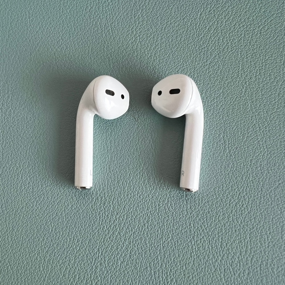 Apple - Picture 2 of 2